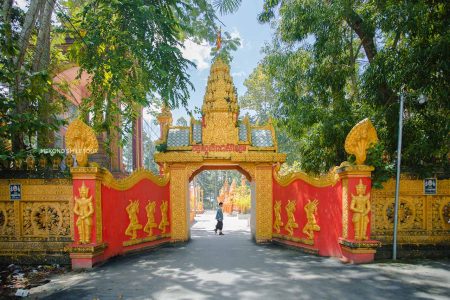 Phu Ly khmer pagoda's gate