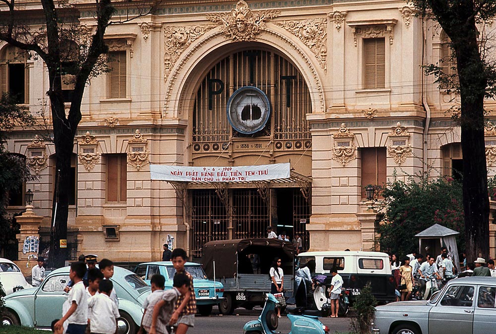 Saigon Central Post Office: French-style post office