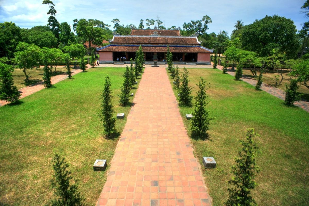 Thien Mu pagoda - Hue's historical feature